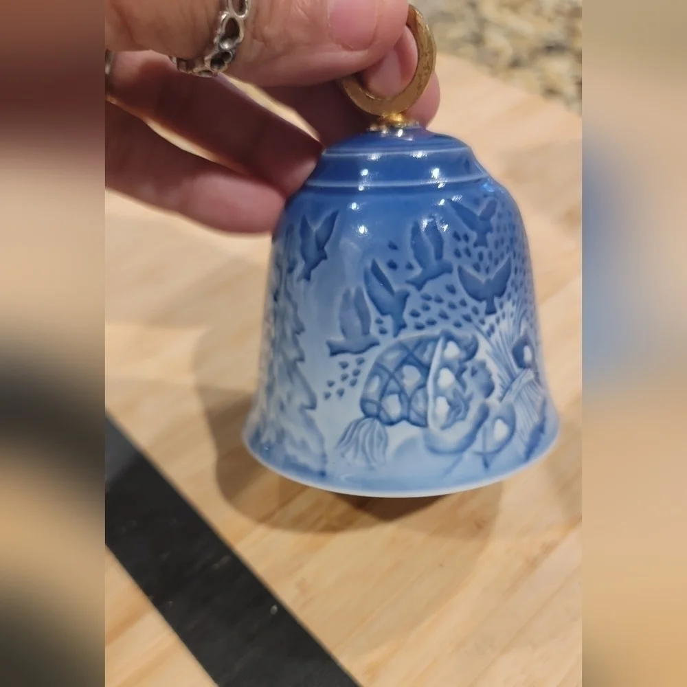 1981 Christmas Bell, Bing & Grondahl - Picture 3 of 8